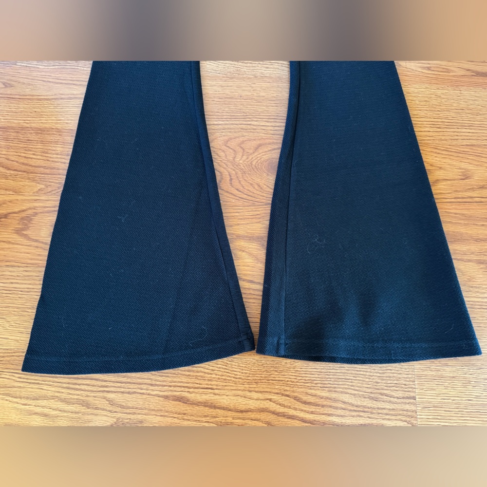 Offline by Aerie Small Black Flared Leggings - Picture 8 of 8